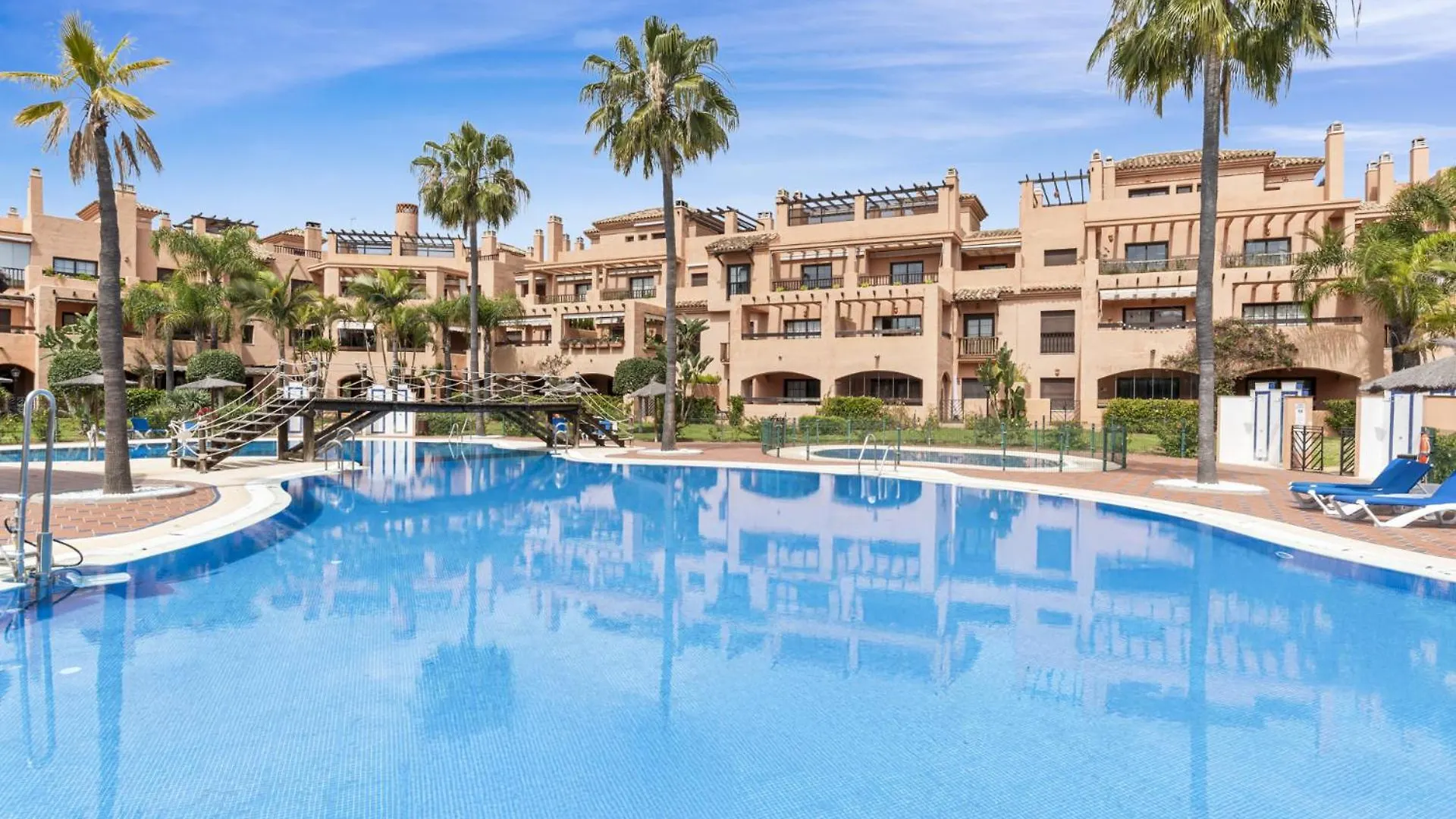 Hacienda Del Sol Apartment Estepona