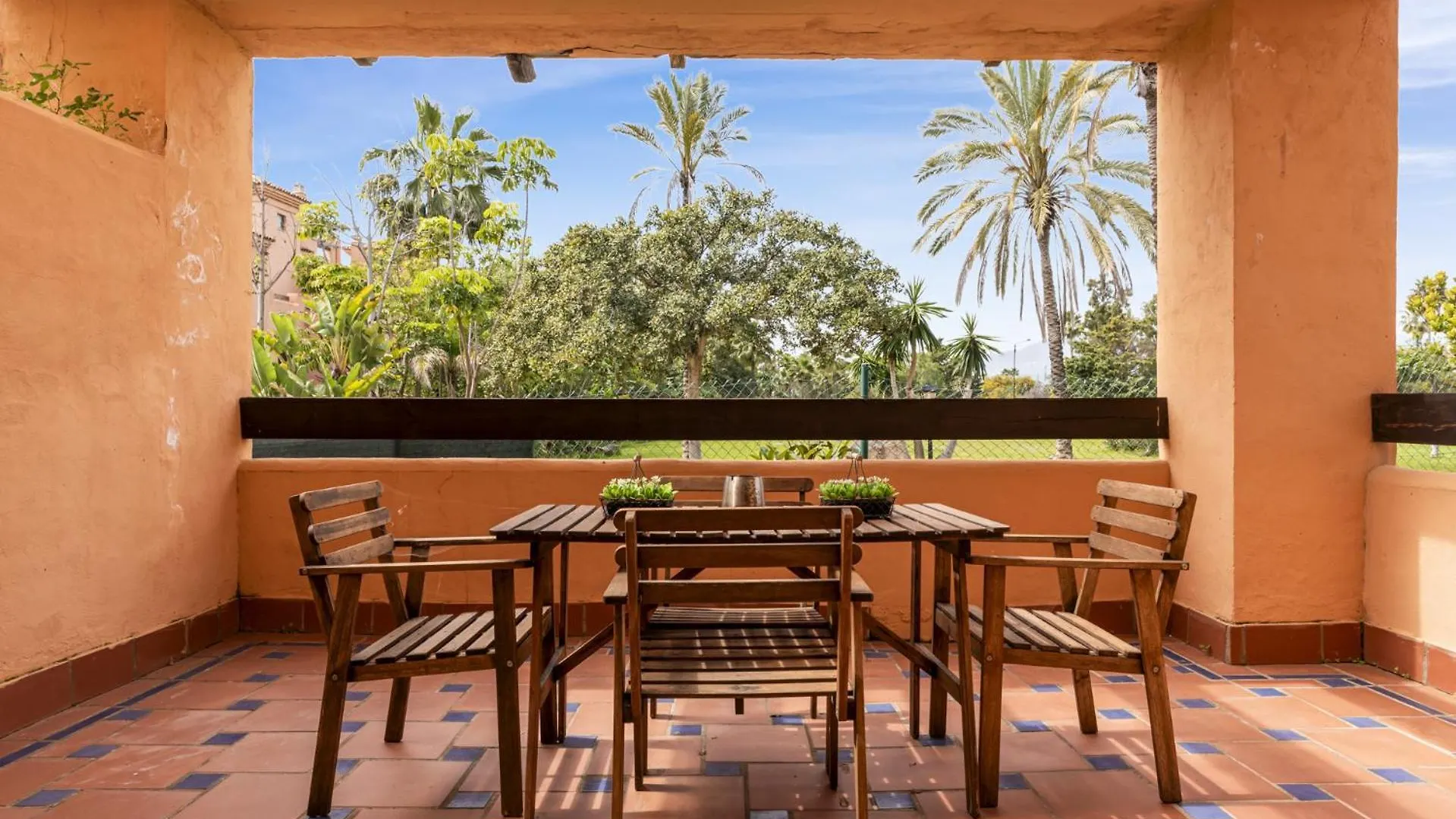 Hacienda Del Sol Apartment Estepona