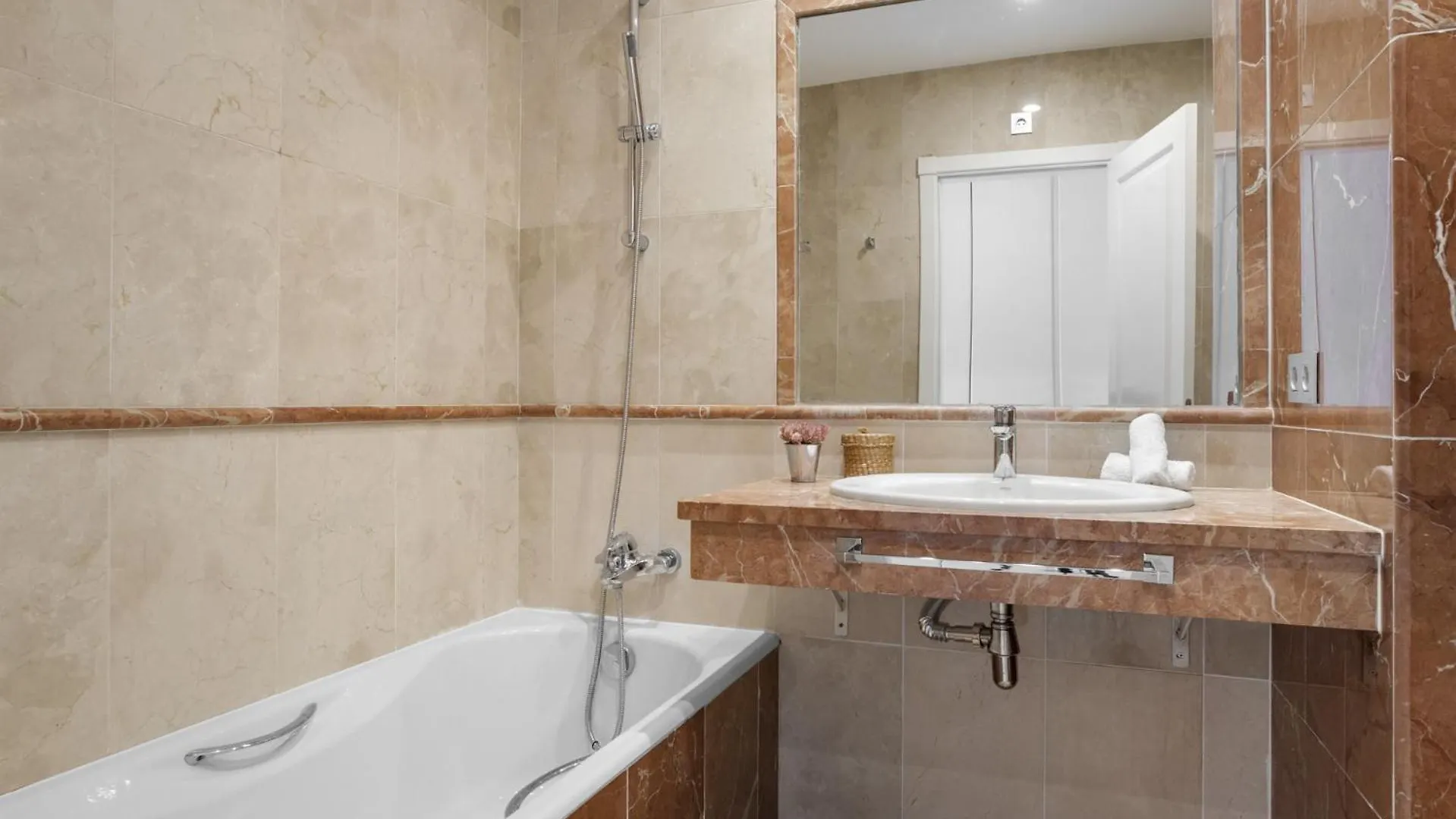 Hacienda Del Sol Apartment Estepona