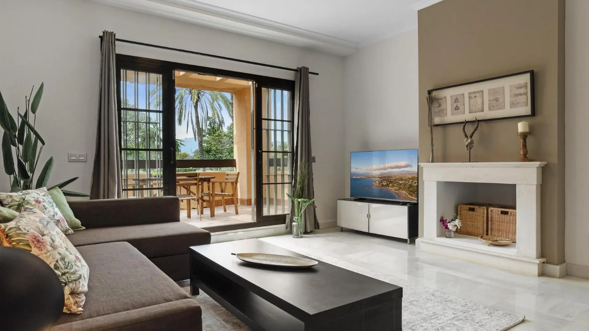 Hacienda Del Sol Apartment Estepona